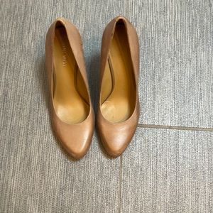 Nine West size 6 wedge